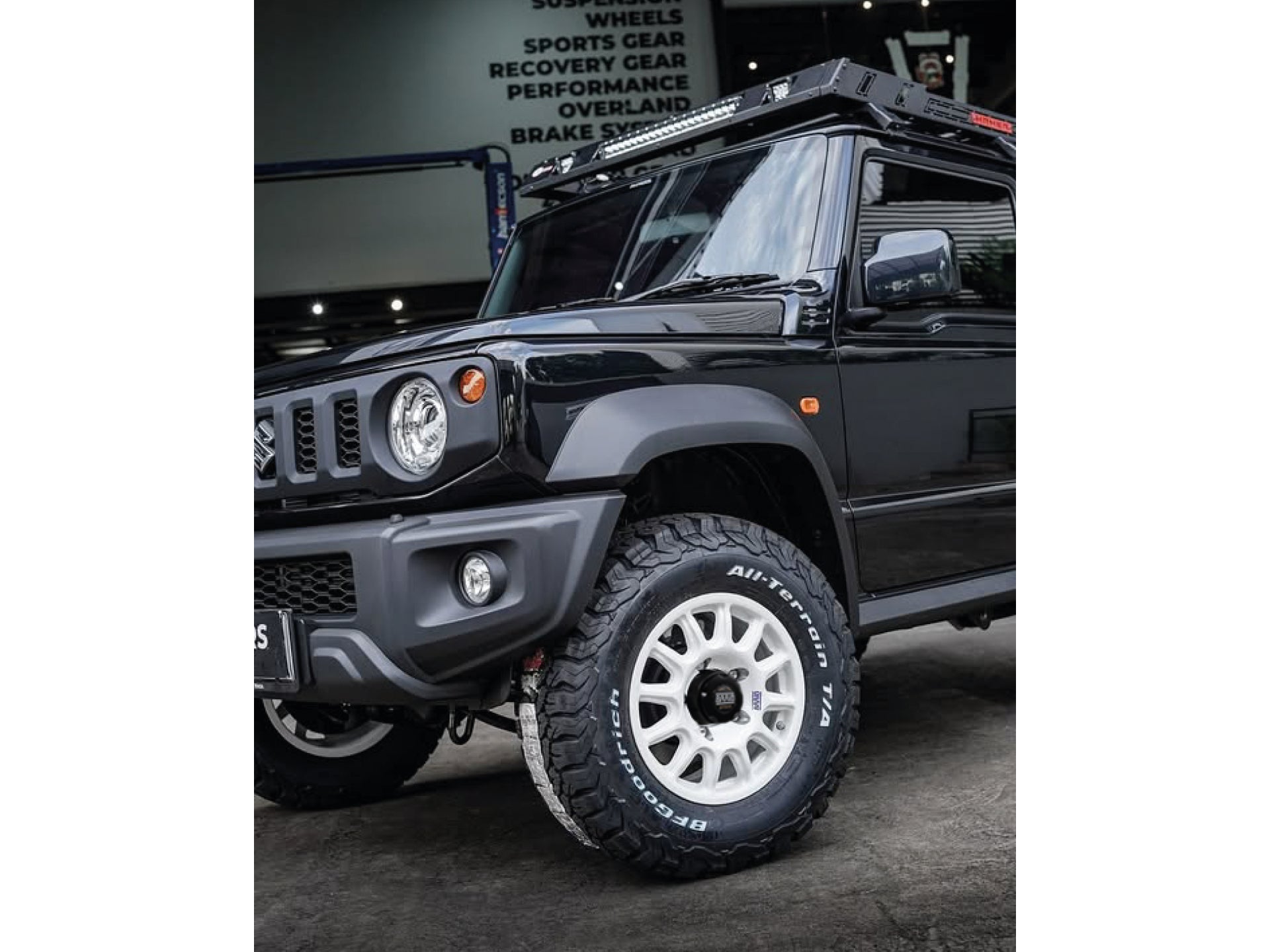 Jante en alliage BRAID Fullrace Rally blanche 7x15 pouces, 5x139,7 ET-3, vue de face avec détails du design.