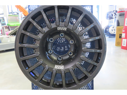 Jante en alu BRAID Winrace grise 7x16, 6x139.7, ET40, CB93, pour véhicule tout-terrain.