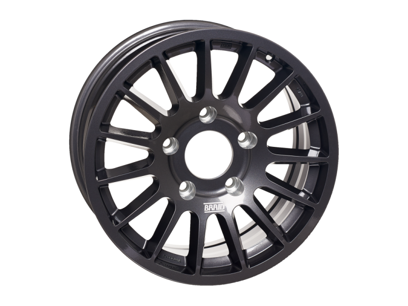 Jante en alu BRAID Winrace S grise 8x17, 6x139,7, ET40, pour véhicule tout-terrain, vue de face.