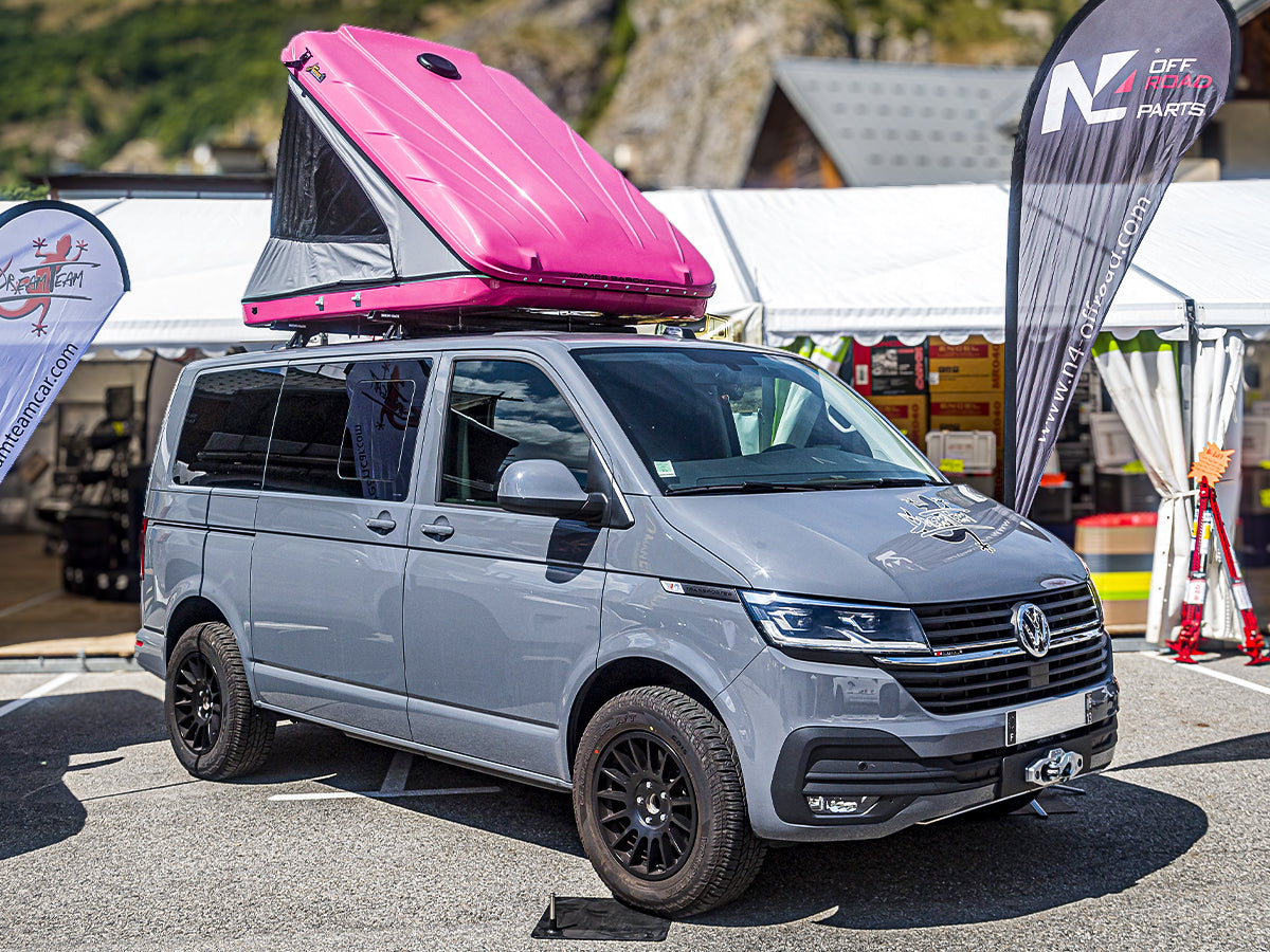Jante en alu BRAID Winrace S noire 8x17 pouces, fixation 5x120, déport ET35, pour voiture sportive.