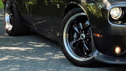 Jante American Racing Torq Thrust noir machiné 8,5x20 pouces, 5x115 ET18, CB 72,6, pour voiture sportive.