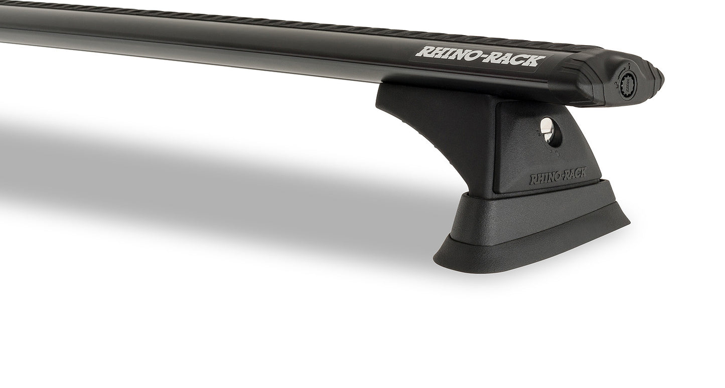 Kit de 3 barres de toit VORTEX pour Land Cruiser 100 (1998-2007) de la marque RHINO-RACK, fixées sur le toit du véhicule.