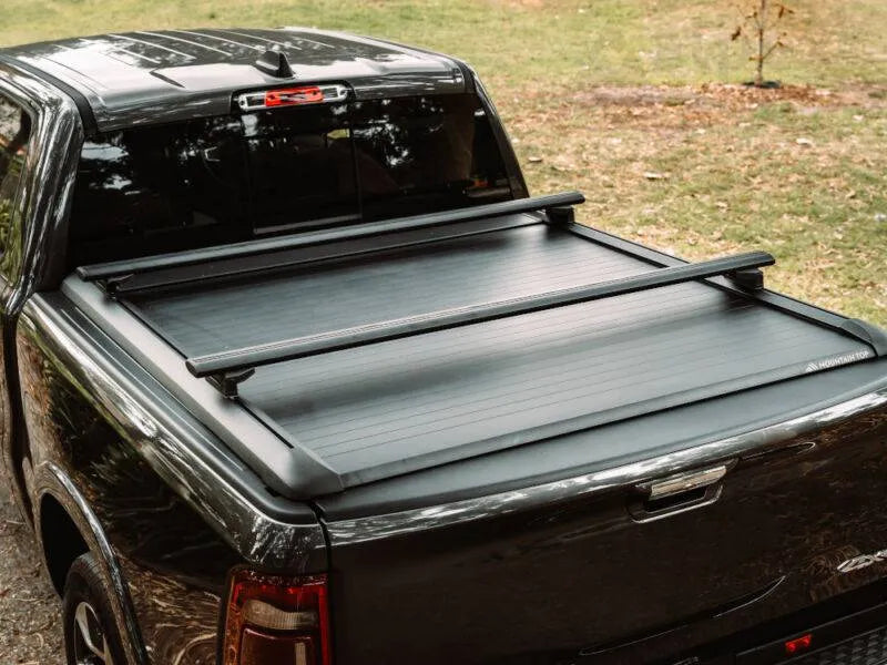 Kit de 2 barres de toit Mountain Top pour couvre bennes EVO et MTR sur Ford Ranger Raptor 2023, robuste et facile à installer.