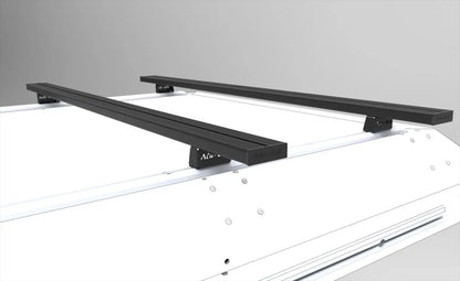Kit de 2 barres de toit en aluminium Alu-Cab pour véhicules, visibles avec fixation et profil robuste.
