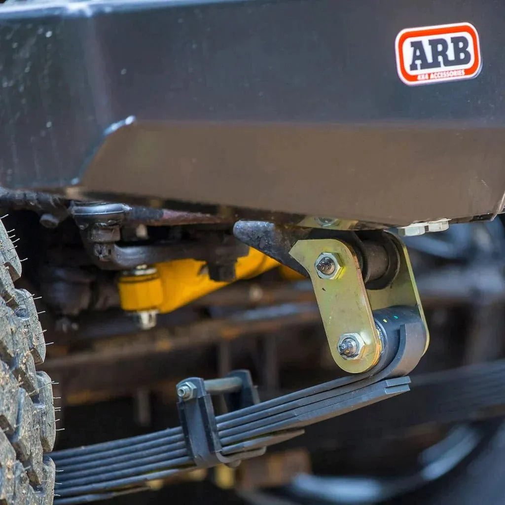 Kit de suspension OME pour Ford Ranger 2015-2018 PXII, rehausse de 50mm, composants visibles, suspension robuste et adaptée aux terrains difficiles.