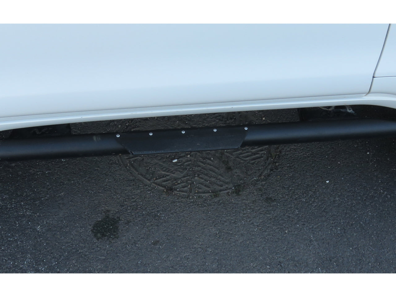Paired N4 OFFROAD marche-pieds pour tube de 60mm en acier antidérapant, conçu pour véhicules tout-terrain, vue en gros plan