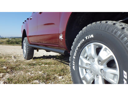 Marche-pieds N4 OFFROAD avec protections tubulaires pour bas de caisse Ford Ranger N4 Offroad, robustes et résistants à l'off-road.