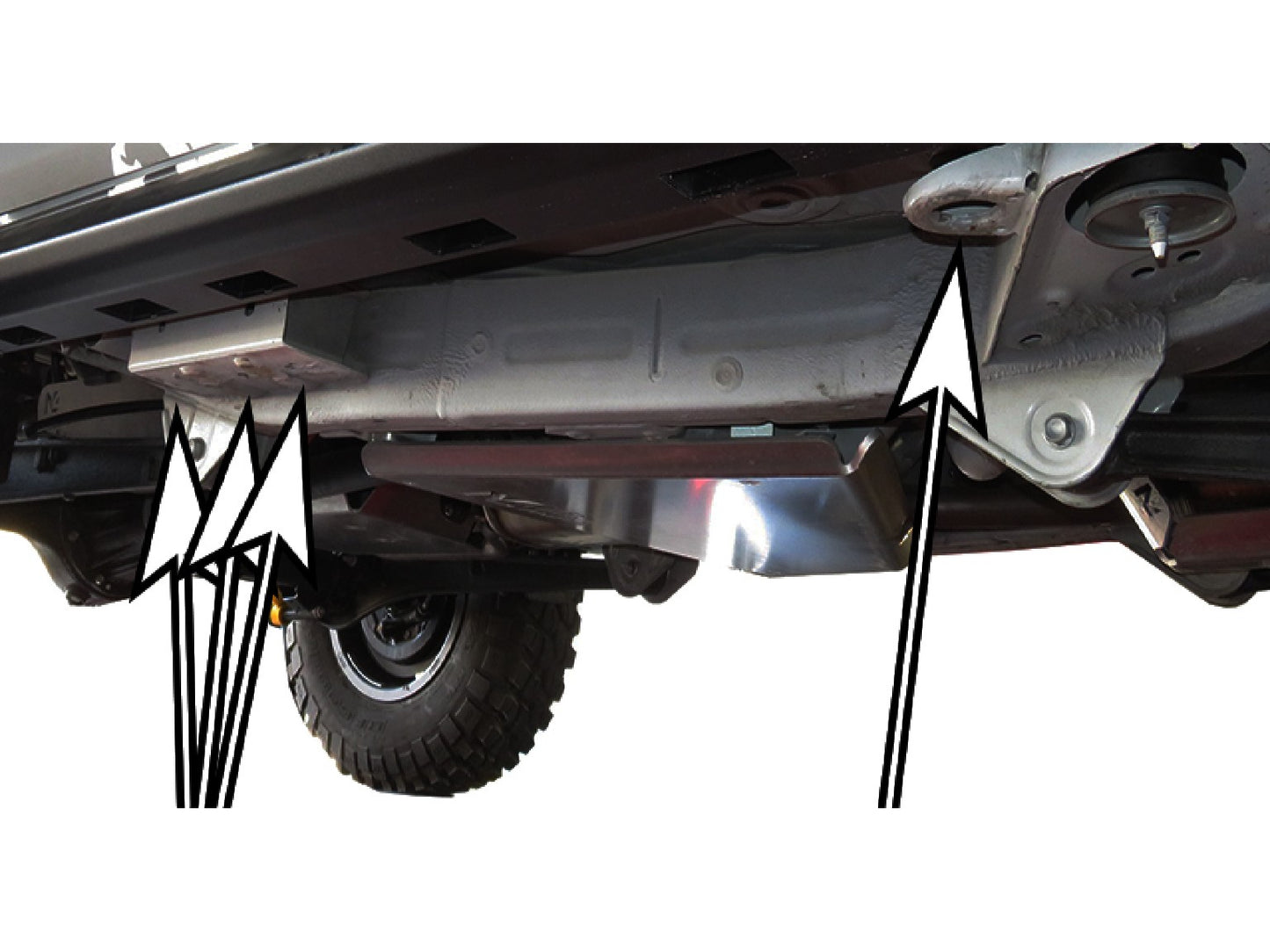 Marche-pieds N4 OFFROAD avec protections tubulaires pour bas de caisse Suzuki Jimny GL N4 Offroad, acier robuste.