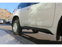 Marche-pieds N4 OFFROAD avec protections tubulaires pour bas de caisse Toyota GDJ155 N4-Offroad, robuste et adapté à l'off-road.