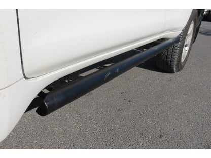 Marche-pieds N4 OFFROAD avec protections tubulaires de bas de caisse pour Toyota GDJ155 N4, robuste et adapté à l'off-road.