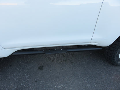Protection tubulaire de bas de caisse Toyota KDJ155 N4 OFFROAD, marche-pieds robustes pour véhicule tout-terrain.