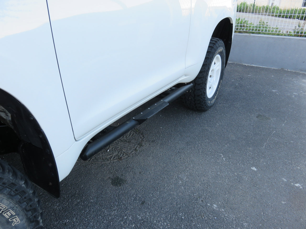 Protections tubulaires de bas de caisse N4 OFFROAD pour Toyota KDJ155 N4, marche-pieds robustes pour véhicule tout-terrain.