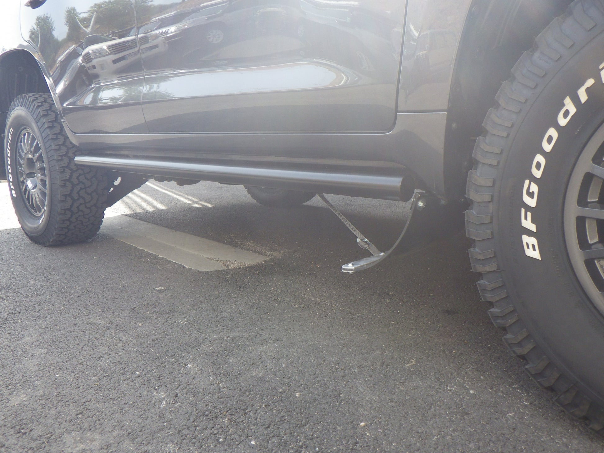 Protections tubulaires de bas de caisse Toyota VDJ200 N4-Offroad, marche-pieds robustes pour véhicule tout-terrain.