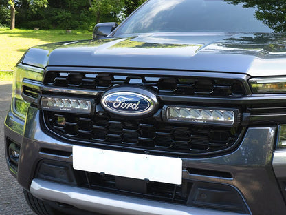 Pack LED de calandre LAZER LAMPS pour Ford Ranger Wildtrak 2023+, kit de grille LED robuste et moderne.