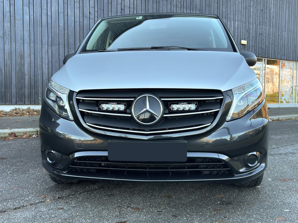 Pack LED Calandre LAZER LAMPS pour Mercedes Vito, kit de grille LED pour une meilleure visibilité et style.