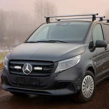 Kit de lampes LED pour calandre Mercedes Vito, marque LAZER LAMPS, installation sur la grille du véhicule.