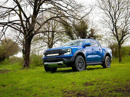 Pack de LED pour calandre LAZER LAMPS sur Ford Raptor 2023+ Next Gen, grille LED robuste et moderne.