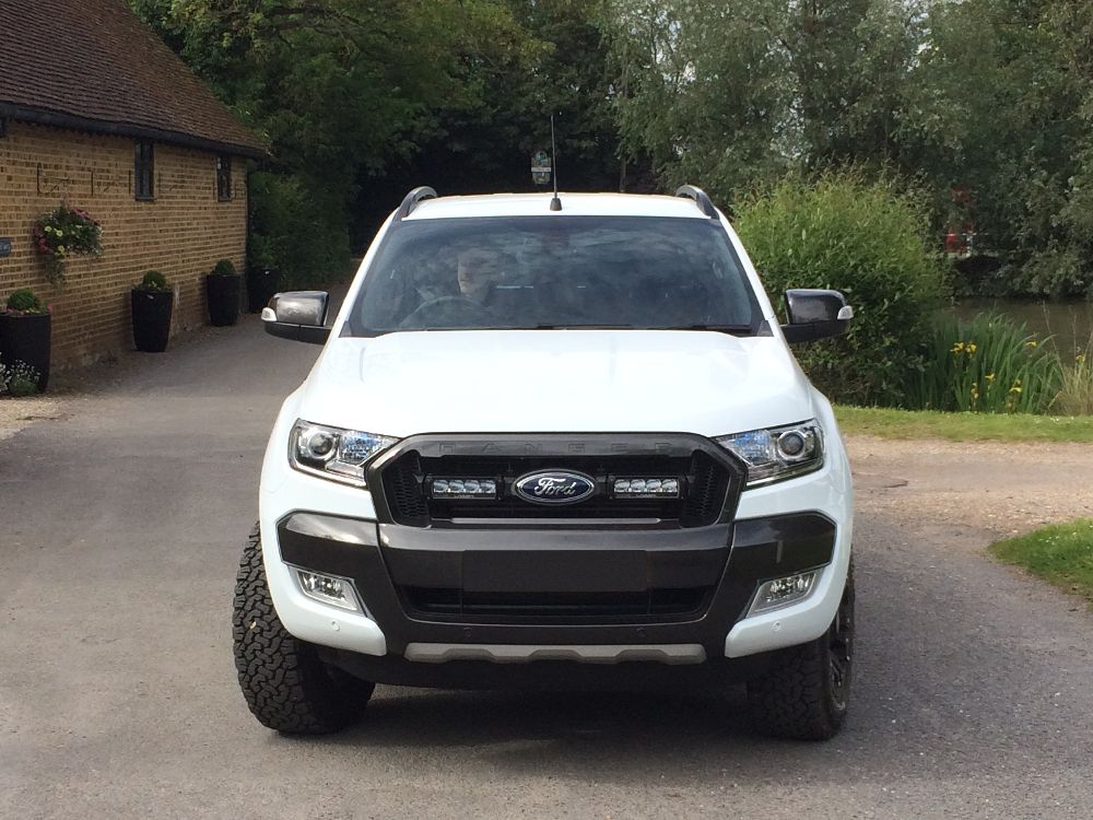 Pack LED Calandre LAZER LAMPS pour Ford Ranger 2016-2018, éclairage LED de haute qualité pour la calandre du véhicule.