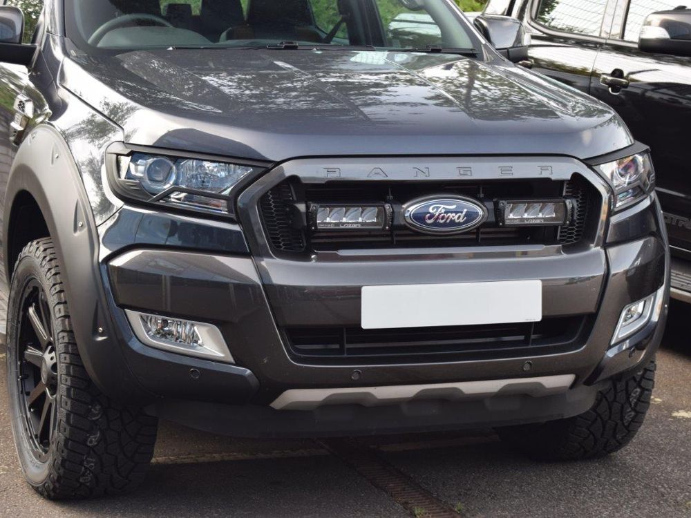 Pack LED Calandre LAZER LAMPS pour Ford Ranger 2016-2018, éclairage LED robuste pour calandre.