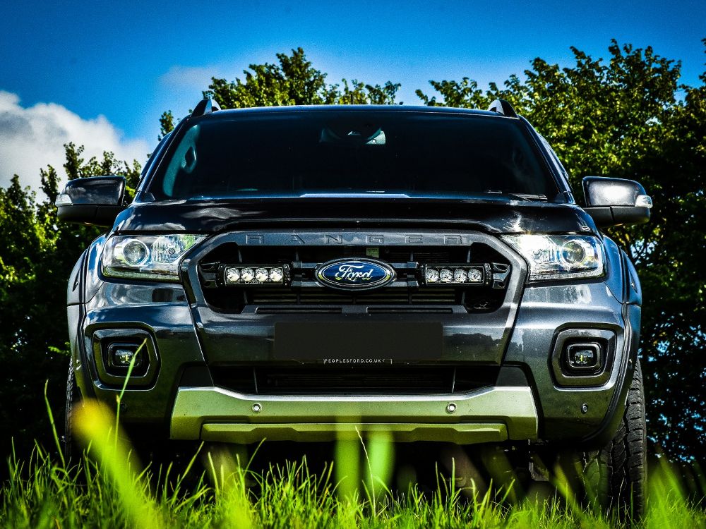 Pack LED Calandre LAZER LAMPS pour Ford Ranger 2019-2022, éclairage LED robuste et moderne pour calandre.