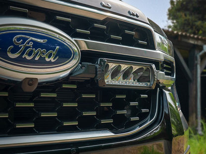 Pack LED Calandre LAZER LAMPS pour Ford Ranger Platinum 2023+ avec phares LED intégrés, design robuste et moderne.
