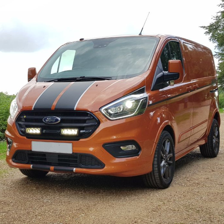Pack LED Calandre LAZER LAMPS pour Ford Transit Custom 2018-2022, éclairage LED moderne pour calandre robuste.