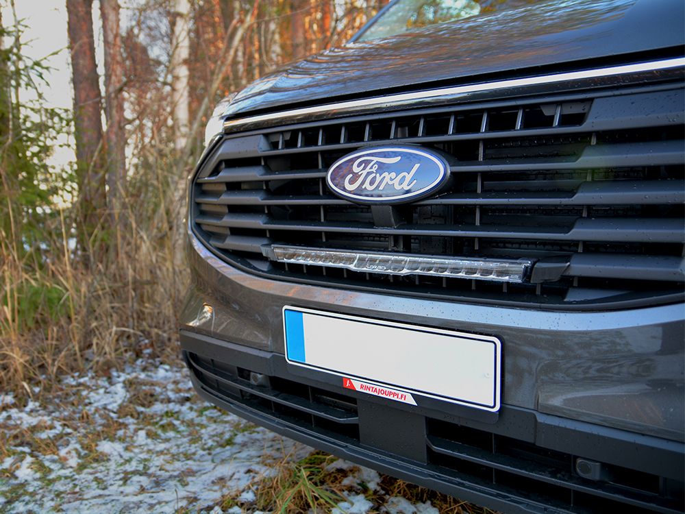 Pack LED Calandre LAZER LAMPS pour Ford Transit Custom 2024+ avec phares LED intégrés, design moderne et haute visibilité.