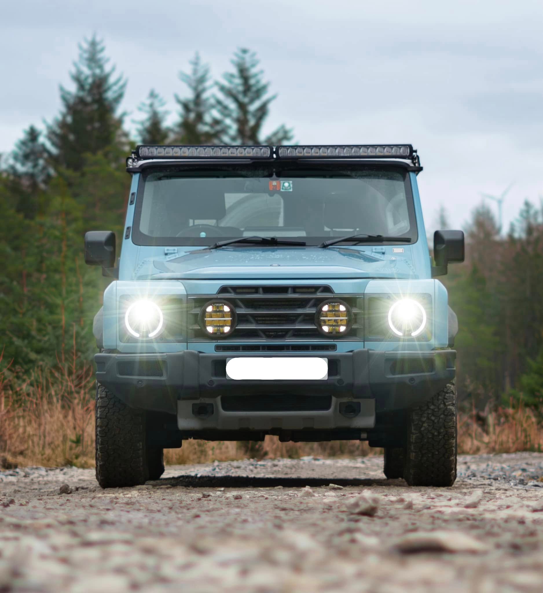 Pack LED Calandre LAZER LAMPS pour Ineos Grenadier 2023, phares LED robustes pour un éclairage performant.