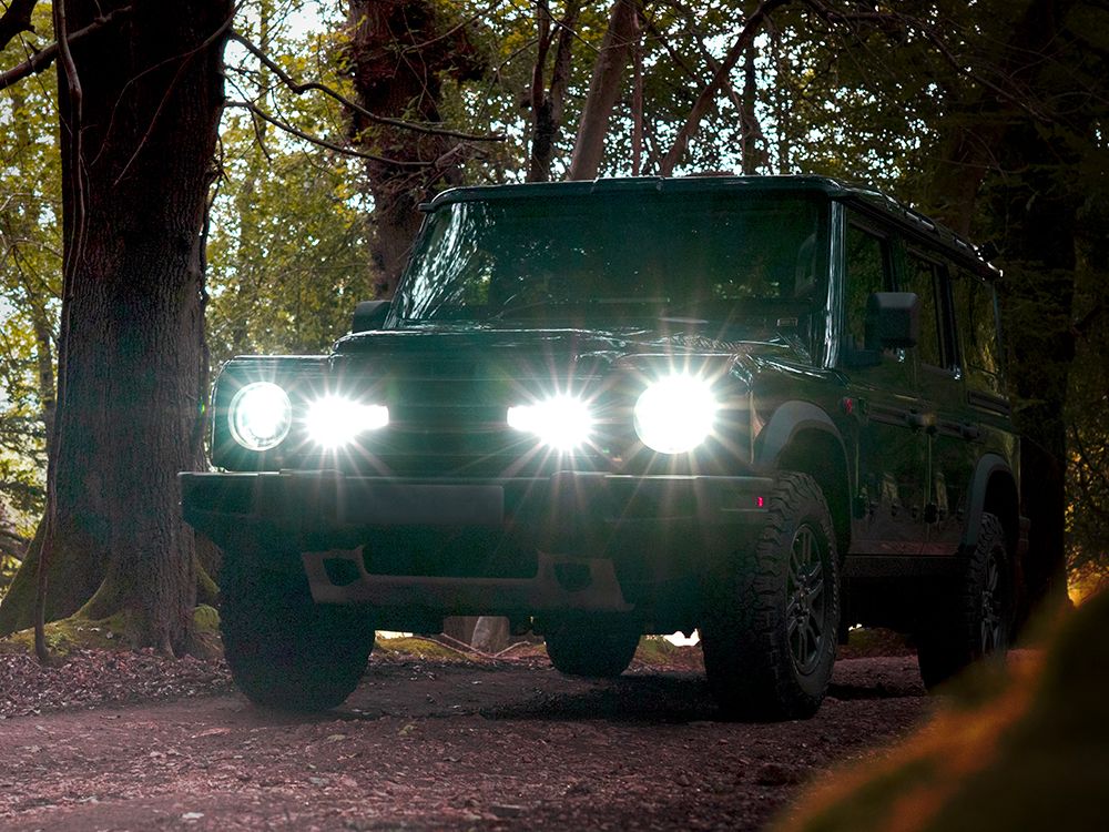 Pack LED Calandre LAZER LAMPS pour Ineos Grenadier 2023, phares LED de haute performance pour véhicule tout-terrain.