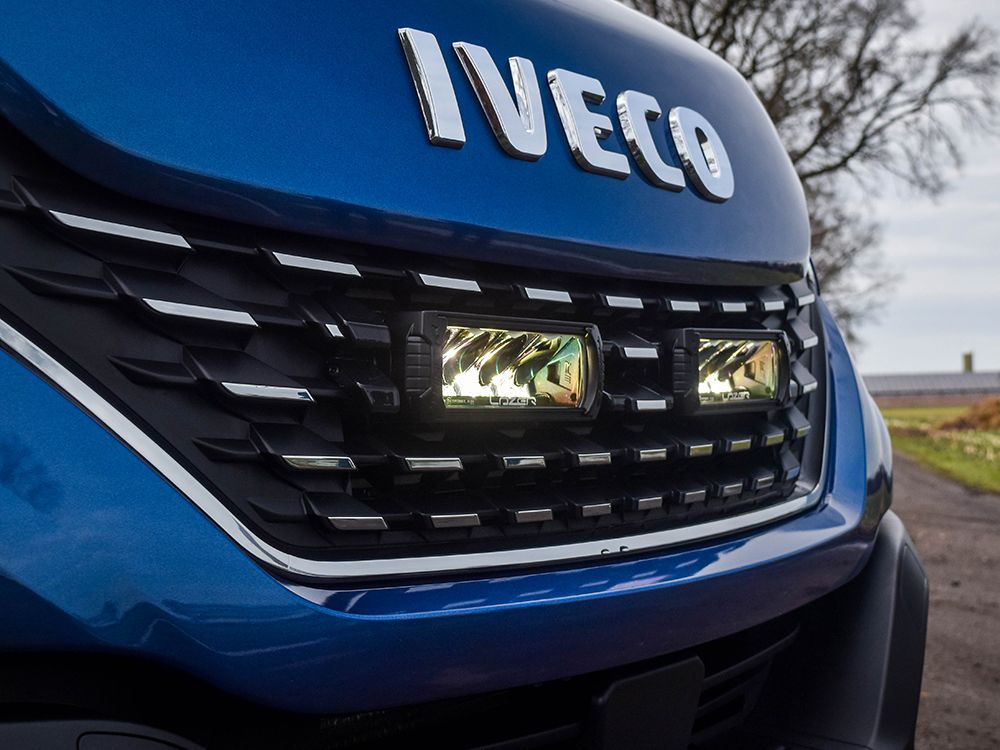 Pack LED Calandre LAZER LAMPS pour Iveco Daily 2019-2021, éclairage LED moderne pour calandre de camion.