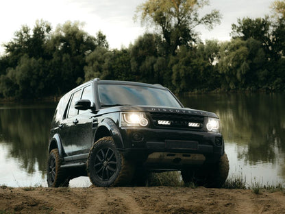 Pack LED Calandre LAZER LAMPS pour Land Rover Discovery 4 2014-2016, éclairage avant à LED moderne et robuste.