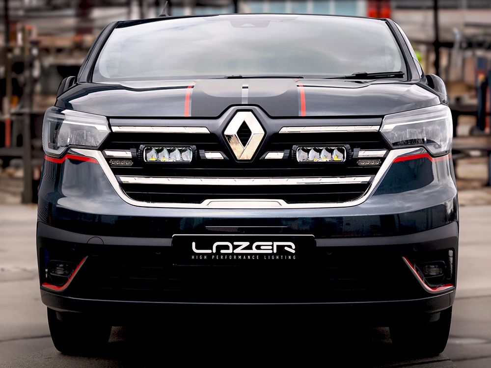 Pack LED de calandre LAZER LAMPS pour Renault Trafic avec feux LED intégrés, design moderne pour une meilleure visibilité.