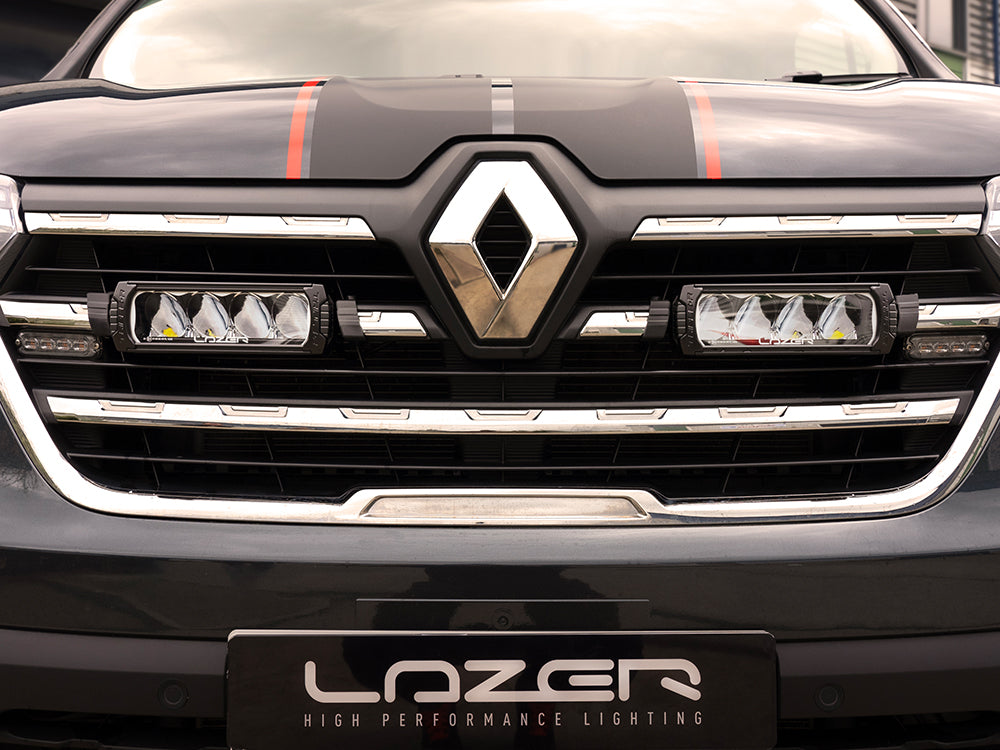 Pack LED Calandre LAZER LAMPS pour Renault Trafic, éclairage LED puissant intégré à la calandre du véhicule.