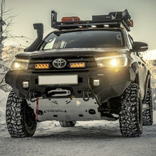 Pack LED Calandre LAZER LAMPS pour Toyota Hilux Active/Icon 2017-2020, éclairage LED robuste pour calandre.
