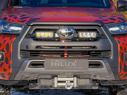 Pack LED Calandre LAZER LAMPS pour Toyota Hilux Invincible, kit d’éclairage LED robuste pour calandre.