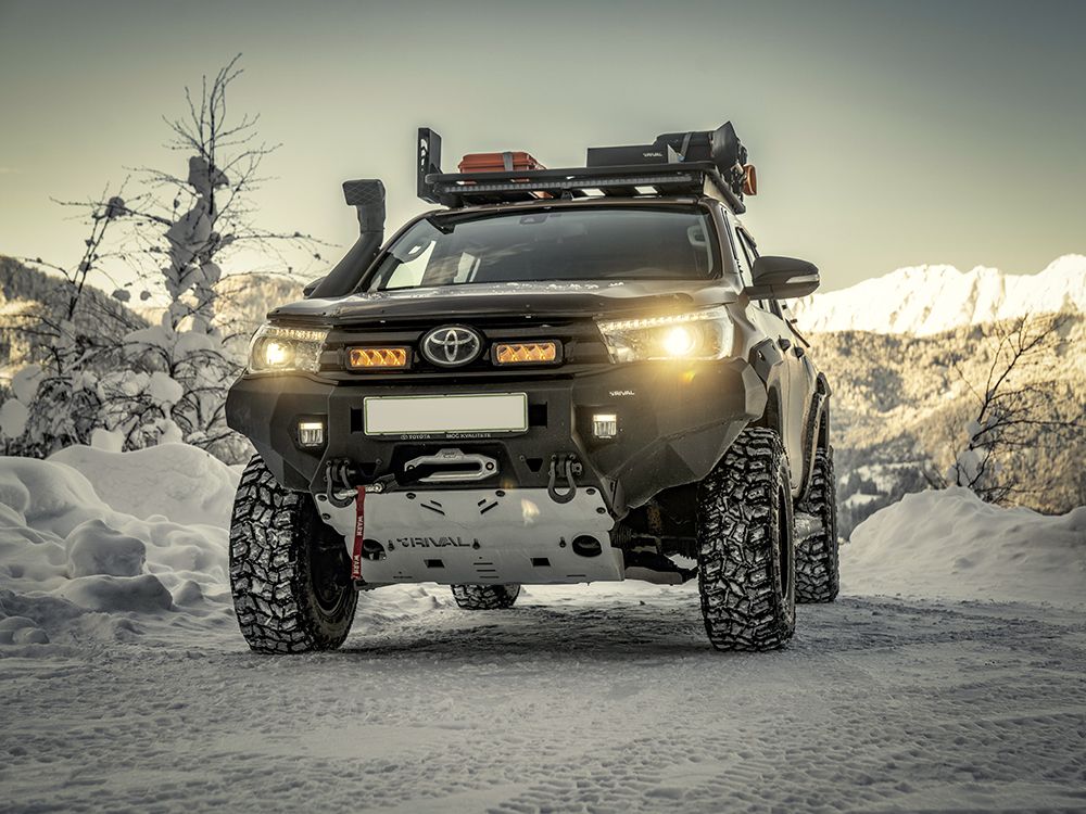 Pack LED Calandre LAZER LAMPS pour Toyota Hilux Revo, éclairage LED robuste et moderne pour calandre.