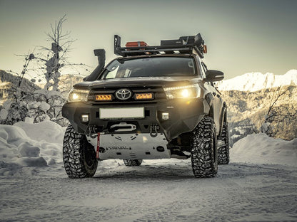 Pack LED Calandre LAZER LAMPS pour Toyota Hilux Revo, éclairage LED robuste et moderne pour calandre.