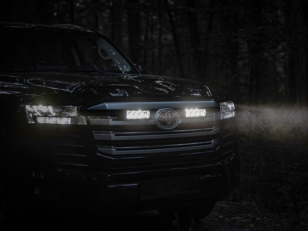 Pack LED Calandre LAZER LAMPS pour Toyota Land Cruiser 300 2022+, éclairage LED robuste pour calandre.