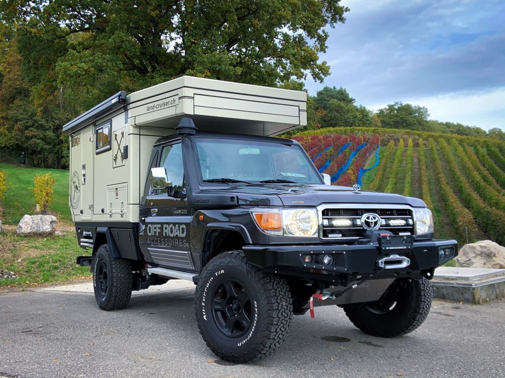 Pack LED Calandre LAZER LAMPS pour Toyota Land Cruiser 70 Série 2007-2023, 2x LEDs intégrés, design robuste et moderne.