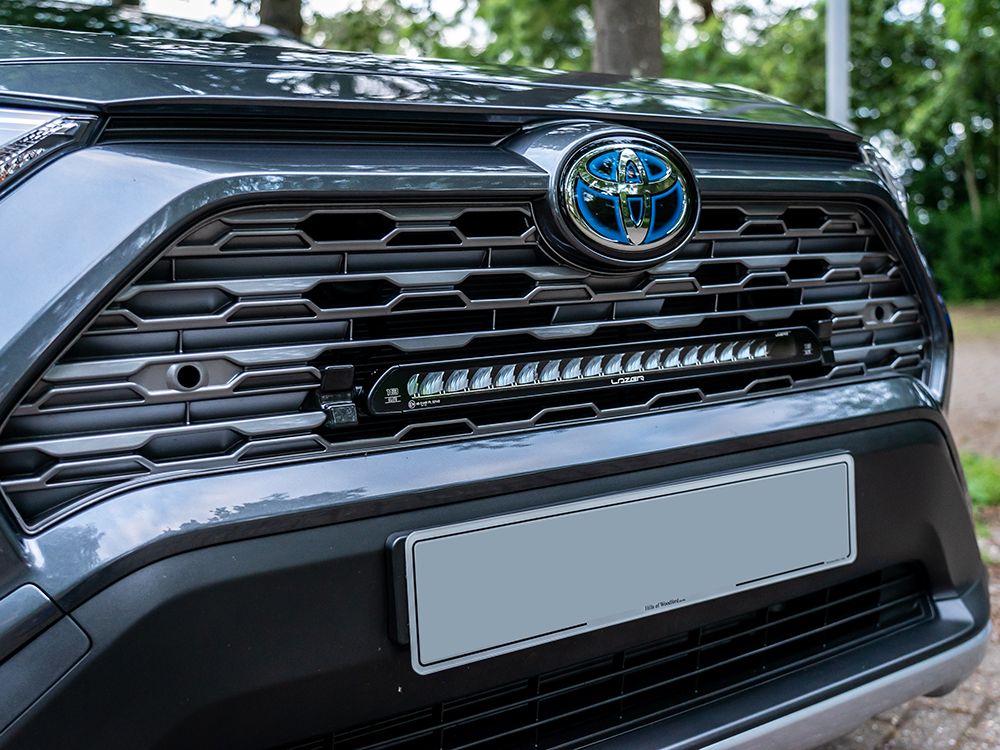 Pack LED Calandre LAZER LAMPS pour Toyota RAV4 2019+ hybride, éclairage LED moderne pour calandre.