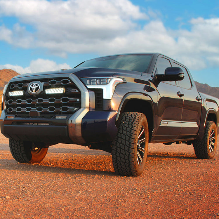 Pack LED Calandre LAZER LAMPS pour Toyota Tundra 2022+ avec phares LED puissants et design moderne.