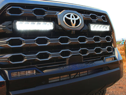 Pack LED Calandre LAZER LAMPS pour Toyota Tundra 2022+ avec phares LED modernes, installation facile, style robuste et performant.
