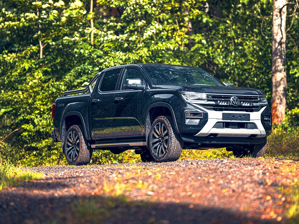 Pack LED Calandre LAZER LAMPS pour VW Amarok 2023+ avec phares LED intégrés et design moderne, installation facile.