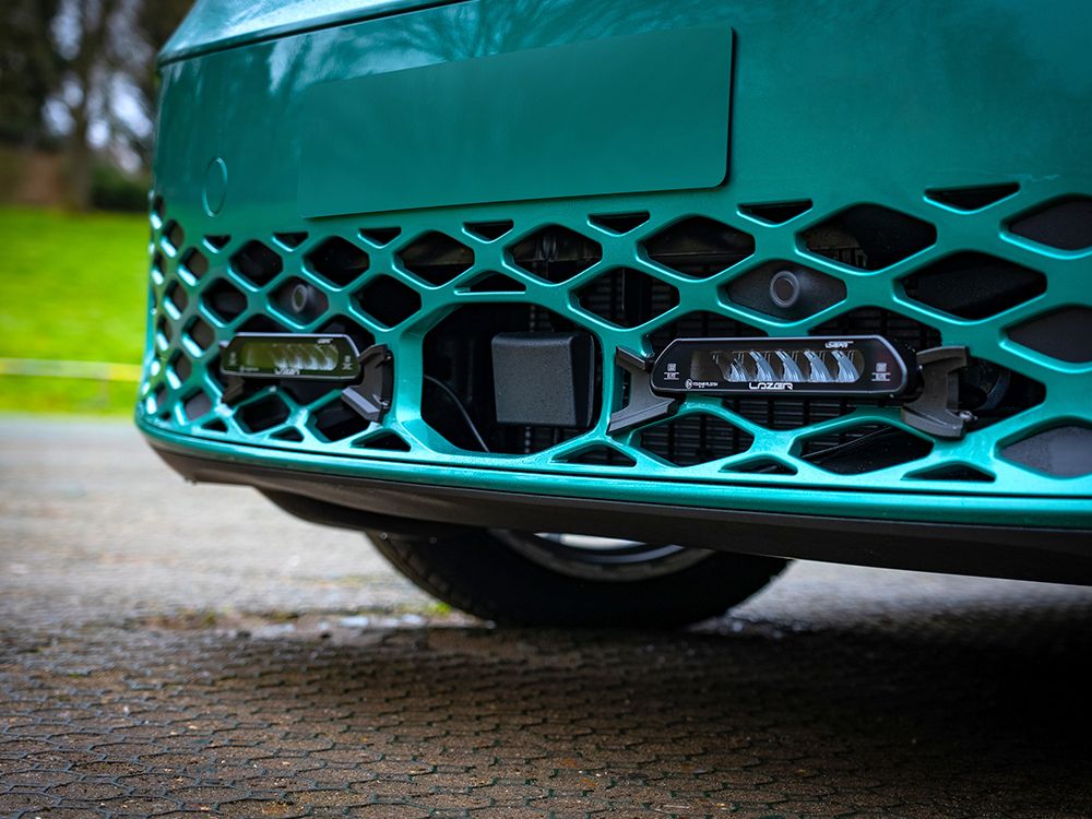 Pack LED Calandre LAZER LAMPS pour VW ID Buzz 2023+ avec phares LED intégrés, design moderne et haute visibilité.