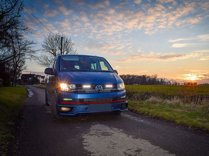 Pack LED Calandre LAZER LAMPS pour VW T6 Highline et Trendline 2016-2018, éclairage LED moderne pour calandre.