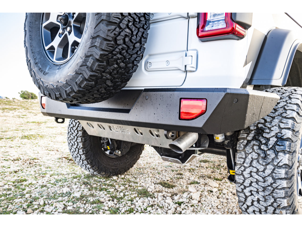 Pare-choc arrière en acier N4 OFFROAD pour Jeep Wrangler JL JLU, renforcé et robuste, conçu pour l'offroad.