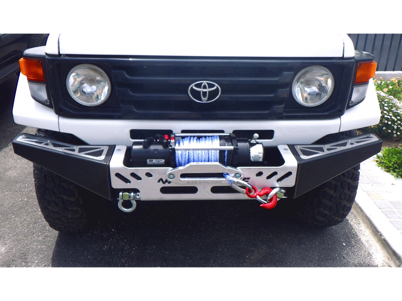 Pare-choc avant en acier pour Toyota Série 7, modèle 2007, de la marque N4 OFFROAD, robuste et adapté pour l'offroad.