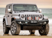 Pare-choc avant ARB StealthBar pour Jeep JL et JT, robuste, homologué Europe, en métal noir pour protection tout-terrain.
