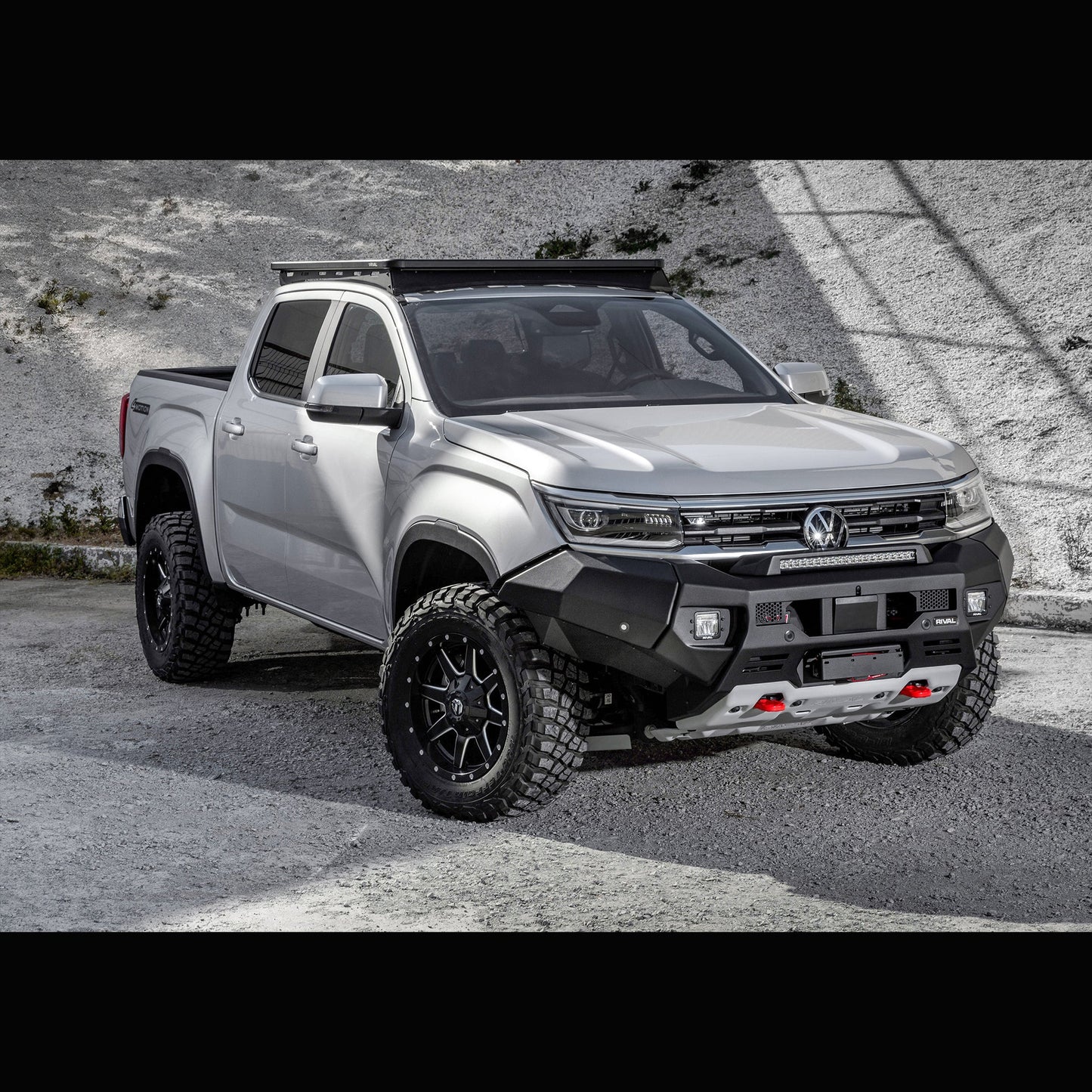 Pare-choc avant Rival 4x4 en aluminium noir pour VW Amarok 2023+, robuste et design pour 4x4.