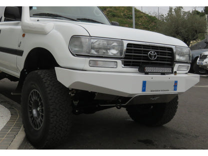 Pare-chocs avant en acier N4 OFFROAD pour Toyota HDJ80, robuste pare-choc avant tout-terrain avec fixation solide.